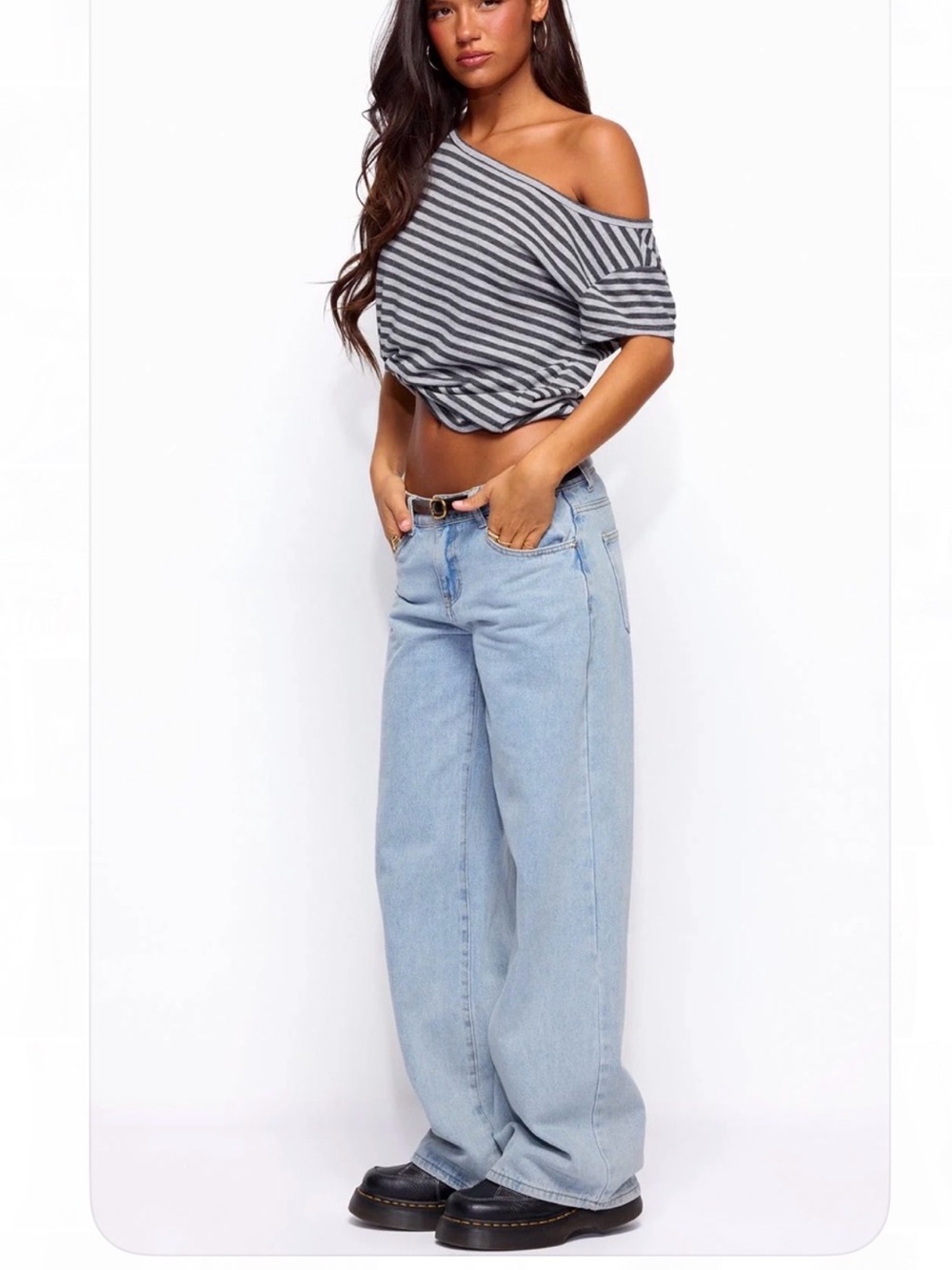 Edikted Low Rise Baggy Light Blue Jeans Size Small - Picture 3 of 6